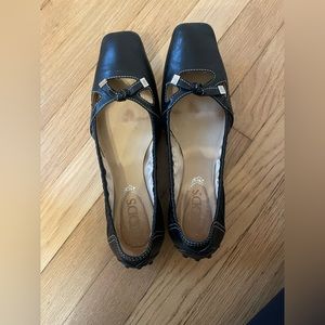 Vintage Tod’s Black Flats